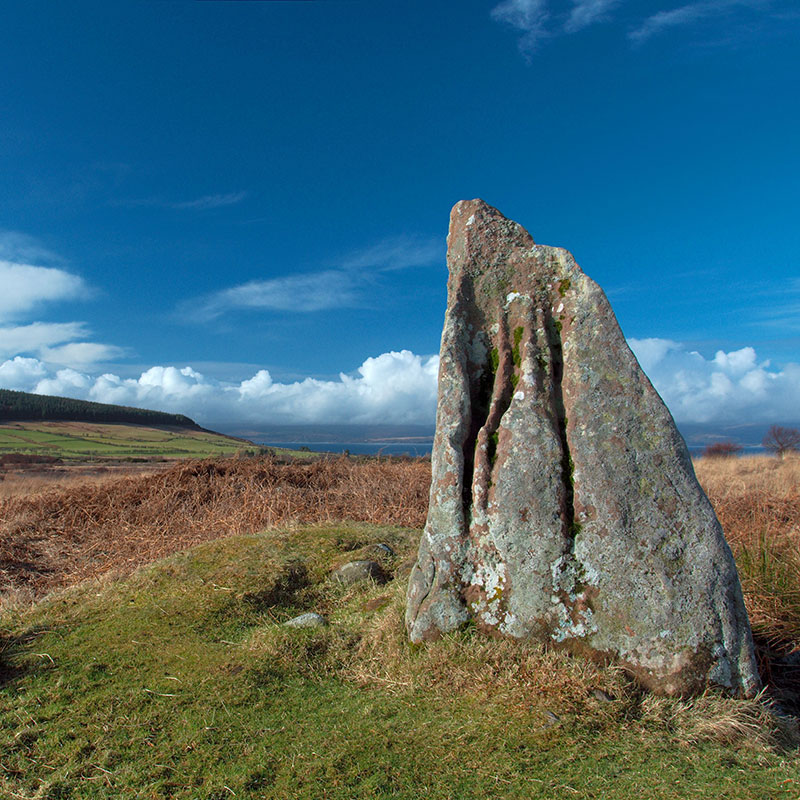 Standing_stones_at_Machrie_Moor